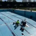 Los vecinos de Carbajosa ya pueden sacar los abonos de las piscinas a través del programa ‘Chapuzones’